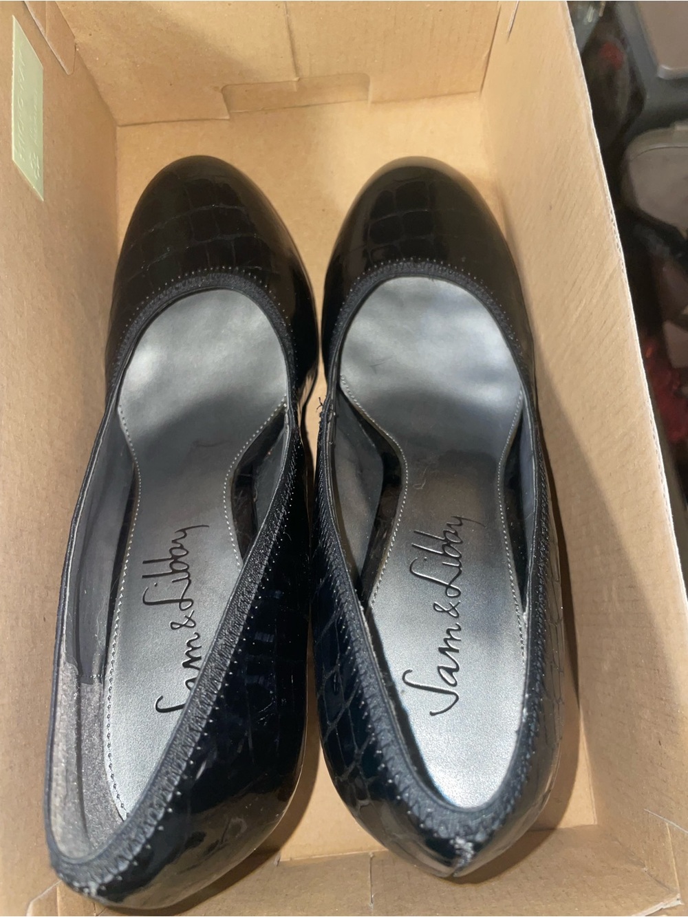 Sam & Libby Black Patent Croc-Embossed Pumps size 9